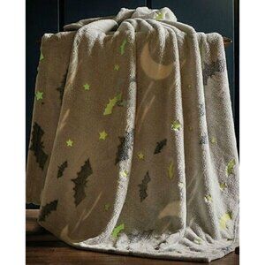 New Spooky Night Glow in the Dark Plush Gift Fleece Throw Blanket Bats Moon Star